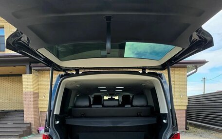 Volkswagen Multivan T6 рестайлинг, 2020 год, 6 800 000 рублей, 2 фотография