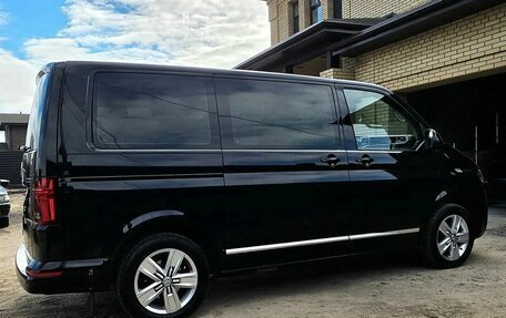 Volkswagen Multivan T6 рестайлинг, 2020 год, 6 800 000 рублей, 5 фотография