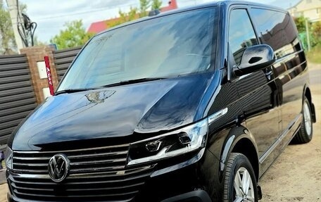 Volkswagen Multivan T6 рестайлинг, 2020 год, 6 800 000 рублей, 4 фотография