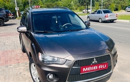 Mitsubishi Outlander III рестайлинг 3, 2009 год, 860 000 рублей, 1 фотография