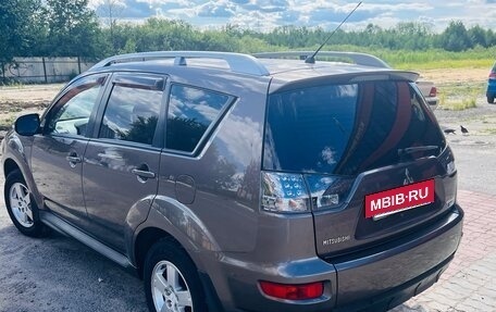 Mitsubishi Outlander III рестайлинг 3, 2009 год, 860 000 рублей, 3 фотография