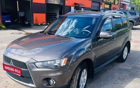 Mitsubishi Outlander III рестайлинг 3, 2009 год, 860 000 рублей, 2 фотография