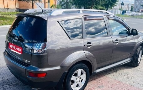 Mitsubishi Outlander III рестайлинг 3, 2009 год, 860 000 рублей, 4 фотография