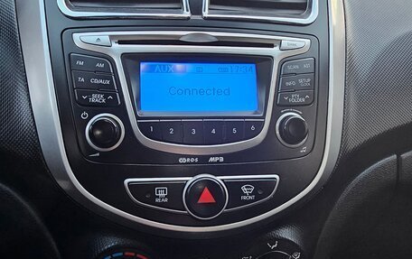 Hyundai Solaris II рестайлинг, 2011 год, 700 000 рублей, 14 фотография