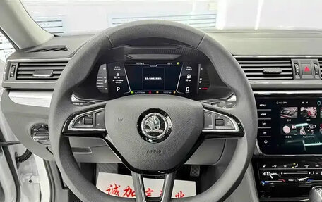 Skoda Superb III рестайлинг, 2023 год, 2 022 000 рублей, 7 фотография