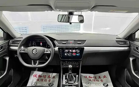 Skoda Superb III рестайлинг, 2023 год, 2 022 000 рублей, 6 фотография