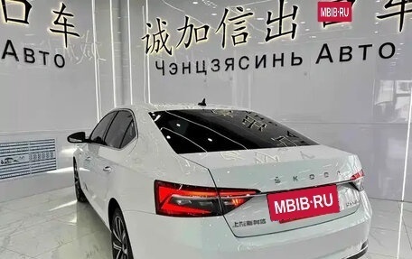 Skoda Superb III рестайлинг, 2023 год, 2 022 000 рублей, 8 фотография
