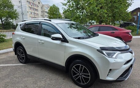 Toyota RAV4, 2017 год, 2 350 000 рублей, 5 фотография