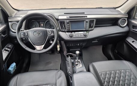 Toyota RAV4, 2017 год, 2 350 000 рублей, 6 фотография