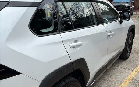 Toyota RAV4, 2022 год, 3 400 000 рублей, 5 фотография