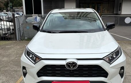 Toyota RAV4, 2022 год, 3 400 000 рублей, 4 фотография