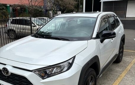Toyota RAV4, 2022 год, 3 400 000 рублей, 2 фотография