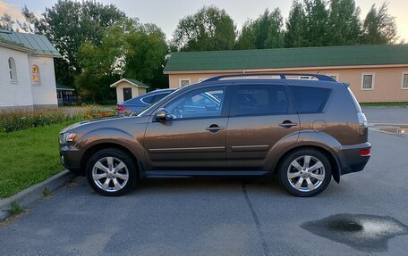 Mitsubishi Outlander III рестайлинг 3, 2010 год, 1 250 000 рублей, 2 фотография