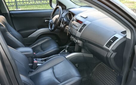 Mitsubishi Outlander III рестайлинг 3, 2010 год, 1 250 000 рублей, 11 фотография