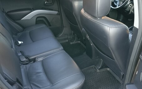 Mitsubishi Outlander III рестайлинг 3, 2010 год, 1 250 000 рублей, 10 фотография