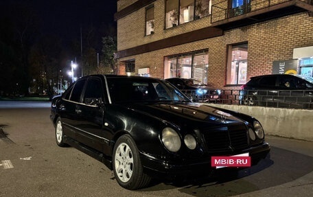 Mercedes-Benz E-Класс, 1998 год, 205 000 рублей, 2 фотография