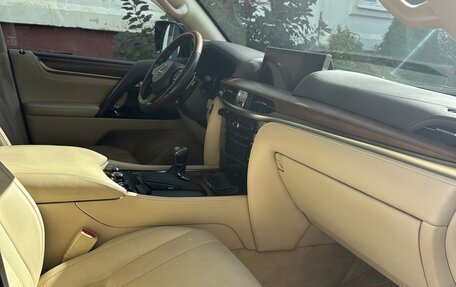 Lexus LX III, 2017 год, 7 300 000 рублей, 4 фотография