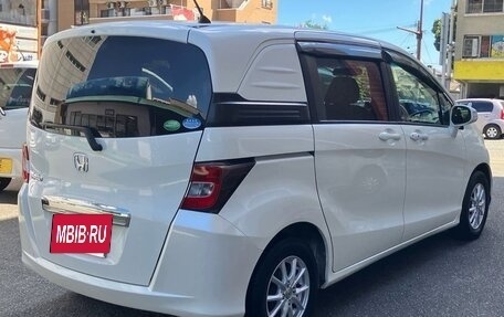 Honda Freed I, 2014 год, 863 000 рублей, 7 фотография