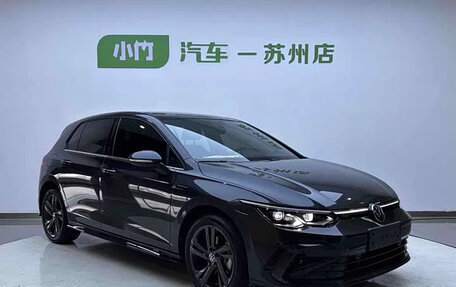 Volkswagen Golf VIII, 2023 год, 1 600 000 рублей, 2 фотография