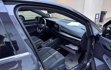 Volkswagen Golf VIII, 2023 год, 1 600 000 рублей, 11 фотография