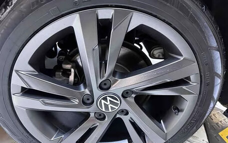 Volkswagen Golf VIII, 2023 год, 1 600 000 рублей, 21 фотография