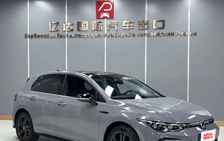 Volkswagen Golf VIII, 2023 год, 1 615 000 рублей, 2 фотография