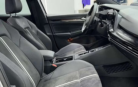 Volkswagen Golf VIII, 2023 год, 1 615 000 рублей, 12 фотография