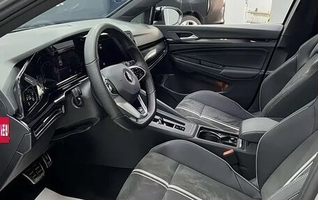 Volkswagen Golf VIII, 2023 год, 1 615 000 рублей, 7 фотография