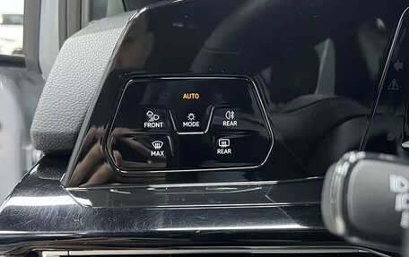 Volkswagen Golf VIII, 2023 год, 1 615 000 рублей, 17 фотография