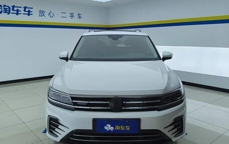 Volkswagen Tiguan II, 2020 год, 1 870 000 рублей, 1 фотография