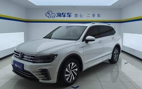 Volkswagen Tiguan II, 2020 год, 1 870 000 рублей, 4 фотография