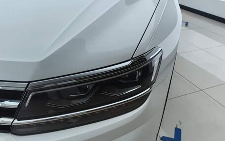 Volkswagen Tiguan II, 2020 год, 1 870 000 рублей, 3 фотография