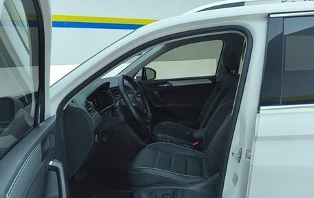 Volkswagen Tiguan II, 2020 год, 1 870 000 рублей, 6 фотография