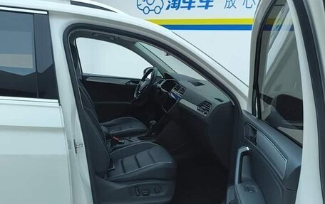 Volkswagen Tiguan II, 2020 год, 1 870 000 рублей, 7 фотография