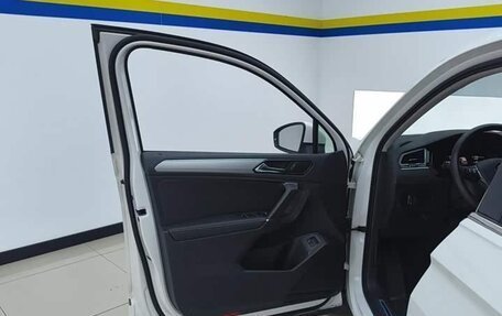 Volkswagen Tiguan II, 2020 год, 1 870 000 рублей, 8 фотография