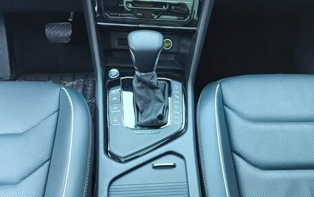 Volkswagen Tiguan II, 2020 год, 1 870 000 рублей, 12 фотография