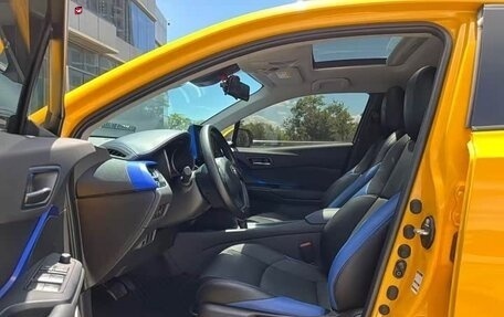 Toyota C-HR I рестайлинг, 2022 год, 1 733 000 рублей, 8 фотография