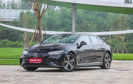 Mercedes-Benz EQE, 2025 год, 4 900 000 рублей, 1 фотография