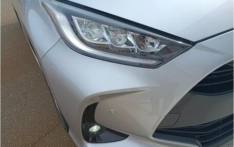 Toyota Yaris, 2023 год, 1 085 000 рублей, 3 фотография
