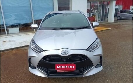 Toyota Yaris, 2023 год, 1 085 000 рублей, 2 фотография