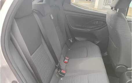 Toyota Yaris, 2023 год, 1 085 000 рублей, 17 фотография