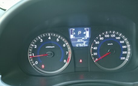 Hyundai Solaris II рестайлинг, 2014 год, 1 000 000 рублей, 1 фотография