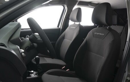 Renault Logan II, 2019 год, 1 100 000 рублей, 9 фотография