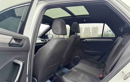 Volkswagen T-Roc I, 2021 год, 1 350 000 рублей, 14 фотография