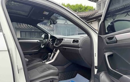 Volkswagen T-Roc I, 2021 год, 1 350 000 рублей, 15 фотография