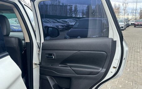 Mitsubishi Outlander III рестайлинг 3, 2013 год, 1 350 000 рублей, 11 фотография