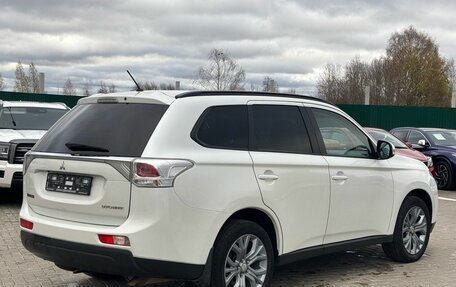 Mitsubishi Outlander III рестайлинг 3, 2013 год, 1 350 000 рублей, 4 фотография