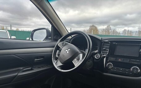 Mitsubishi Outlander III рестайлинг 3, 2013 год, 1 350 000 рублей, 30 фотография
