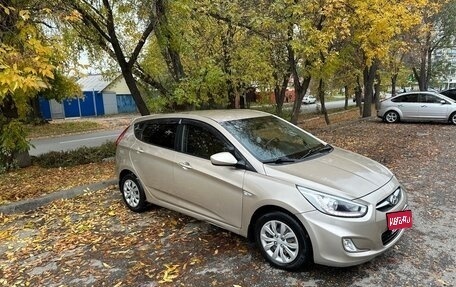 Hyundai Solaris II рестайлинг, 2013 год, 850 000 рублей, 1 фотография