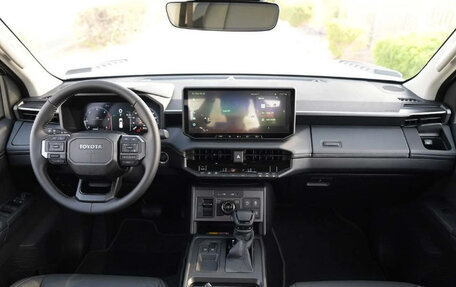 Toyota Hilux, 2026 год, 6 800 096 рублей, 12 фотография